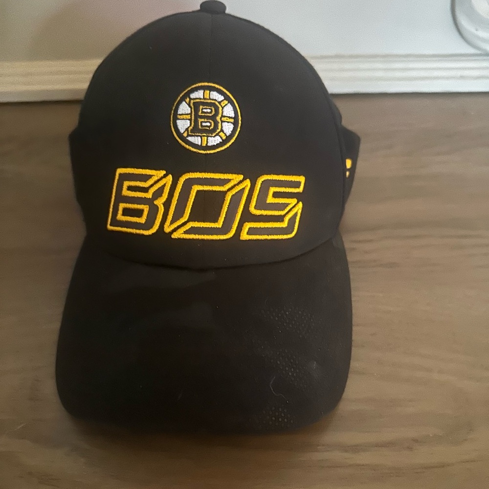 Black and Yellow Boston bruins fanatics hat new adjustable